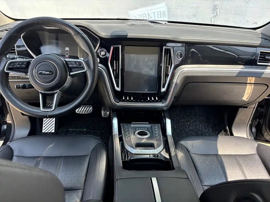 Zotye T700 1.8 T DCT Premium