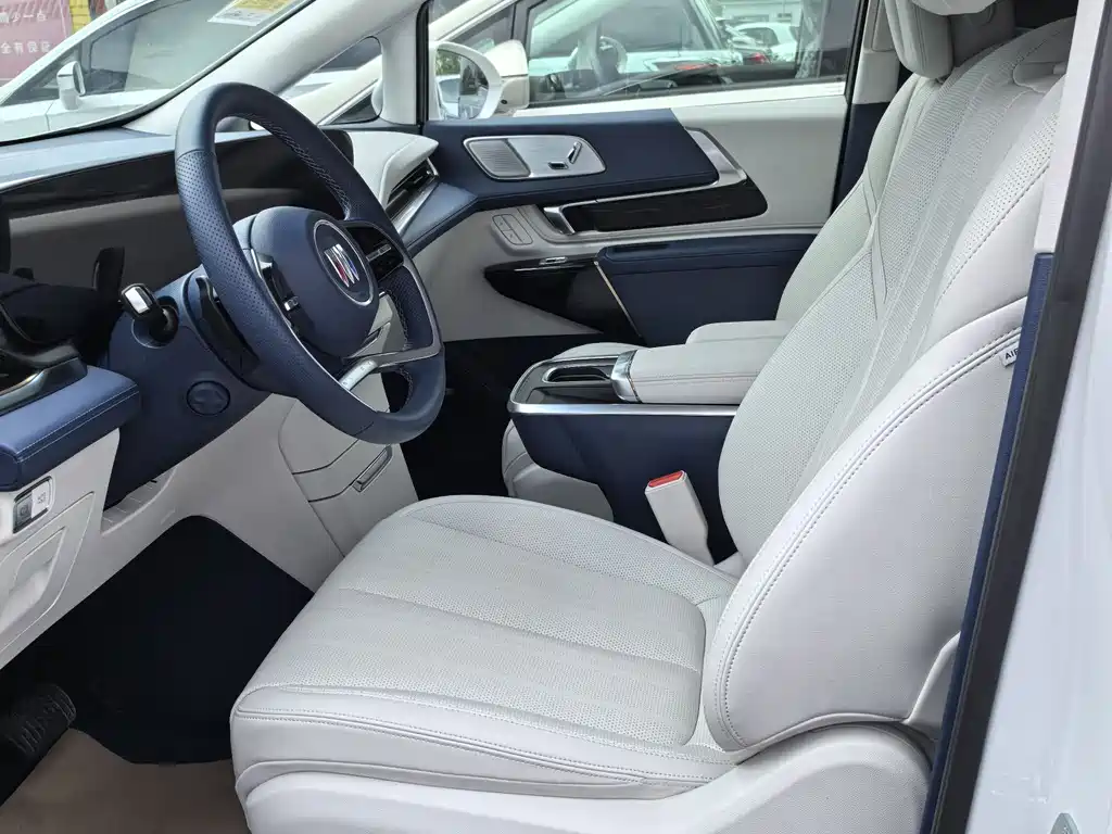 Century 2.0 T 6-seat Heritage