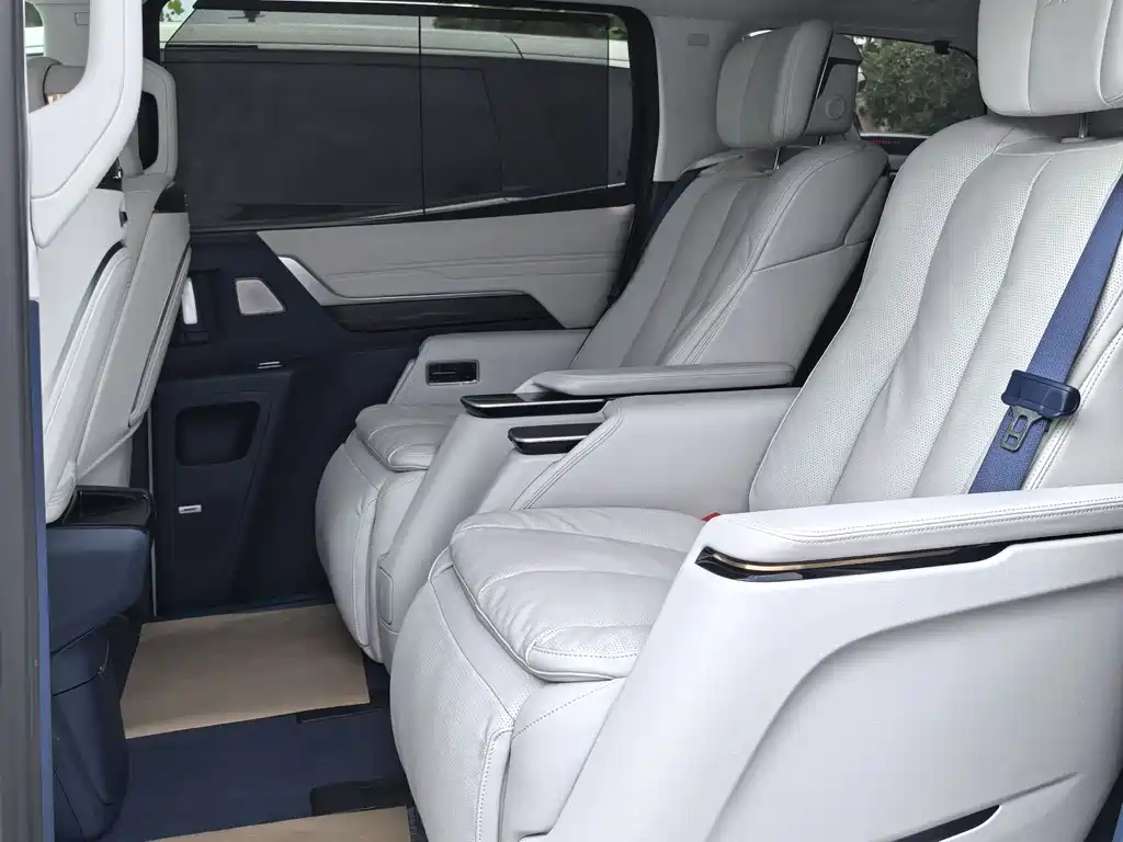 Century 2.0 T 6-seat Heritage
