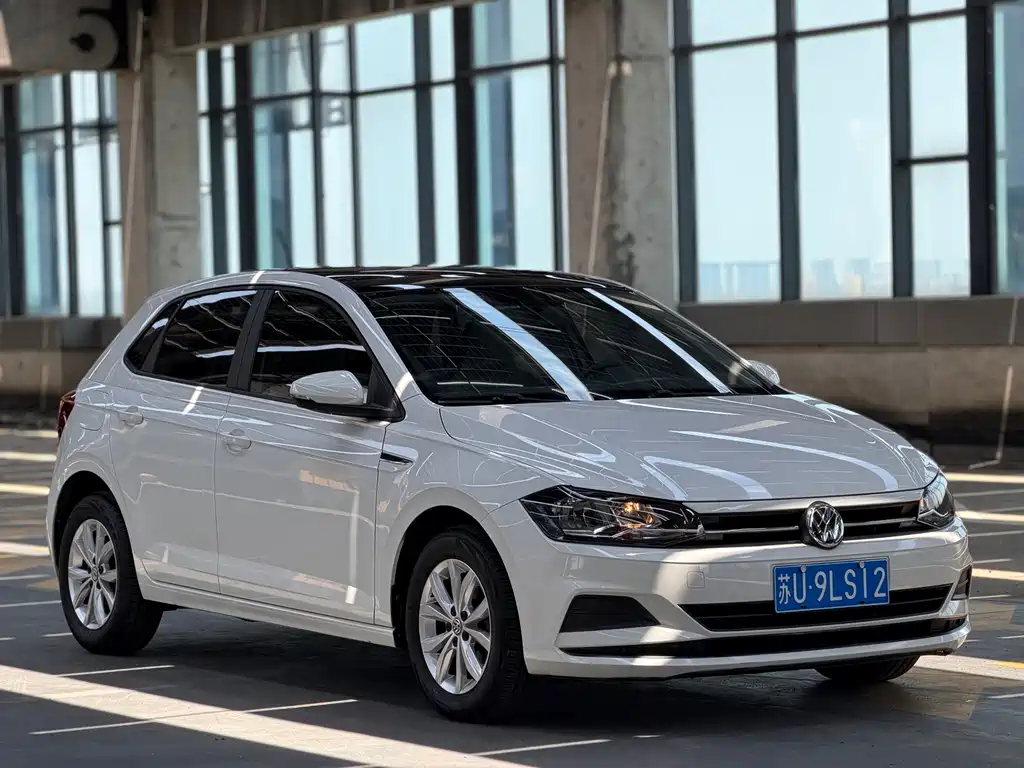 Polo Plus 1.5 L Auto Colorful Tech