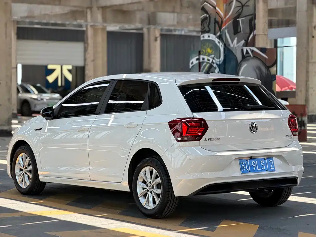 Polo Plus 1.5 L Auto Colorful Tech