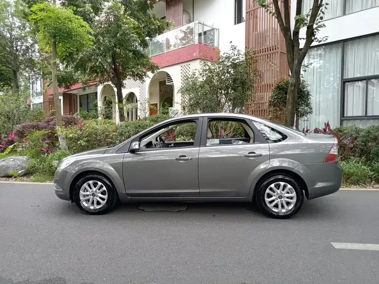 Ford Focus Sedan Classic 1.8 L Auto Basic