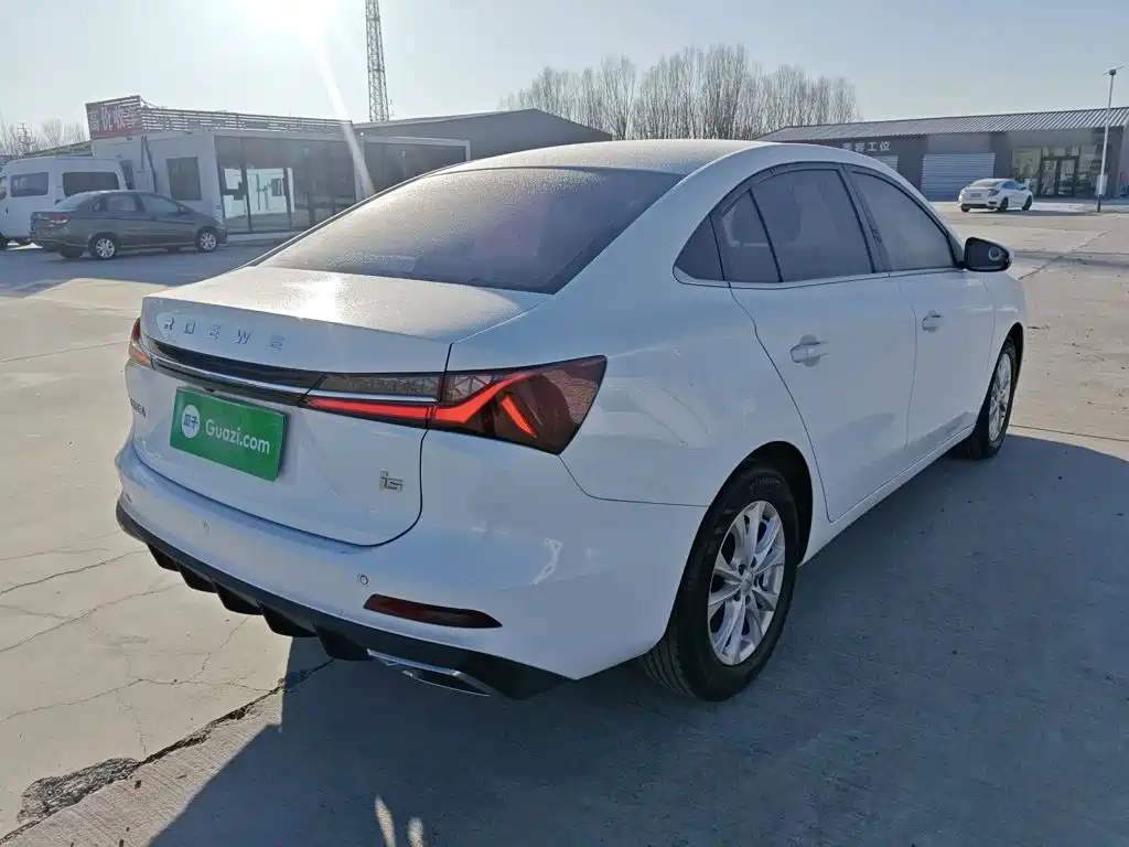 Roewe i5 1.5 L CVT Luxury