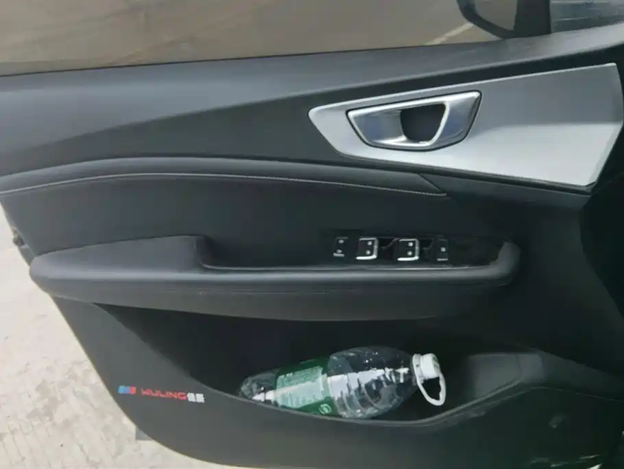 Wuling Jiachen 1.5 T CVT Premium Flagship