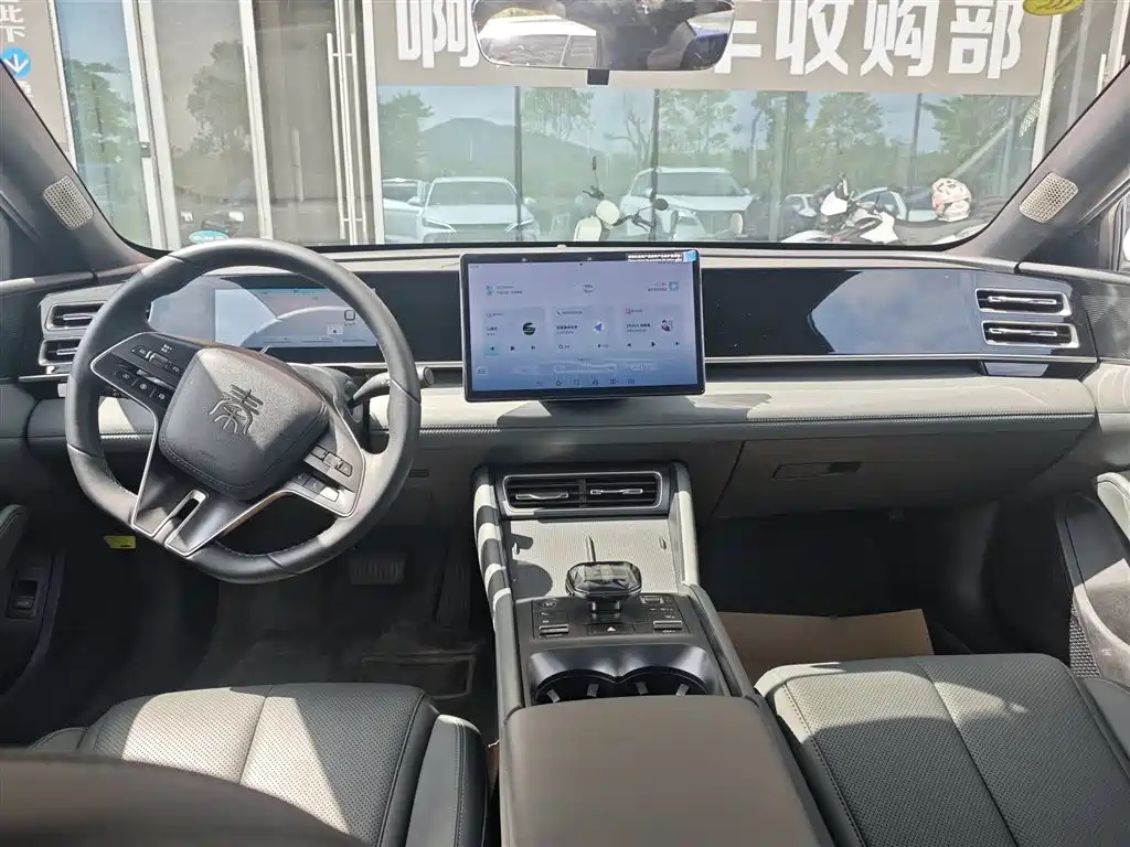 Qin L DM-i 120 KM Transcend