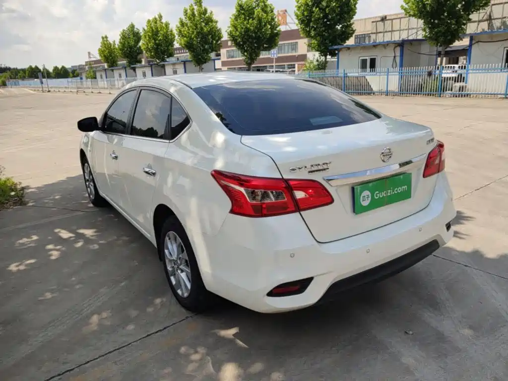Sylphy Facelift III Classic 1.6 XE CVT Comfort