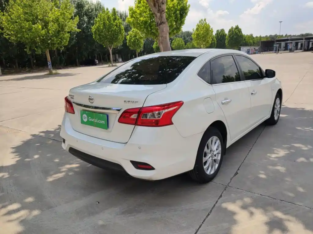 Sylphy Facelift III Classic 1.6 XE CVT Comfort