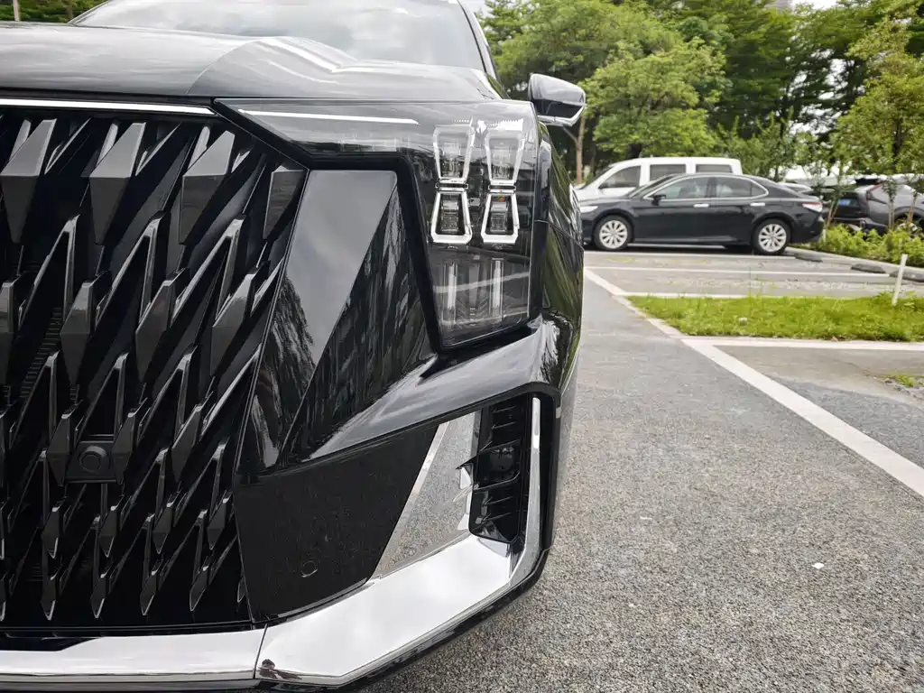 Trumpchi ES9 PHEV 143 km Max
