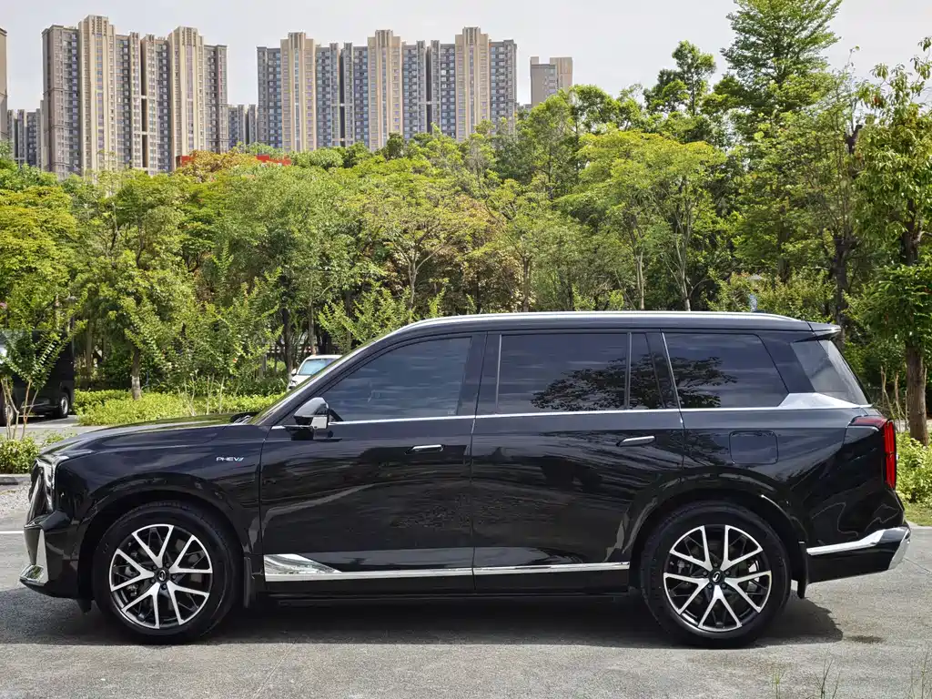 Trumpchi ES9 PHEV 143 km Max