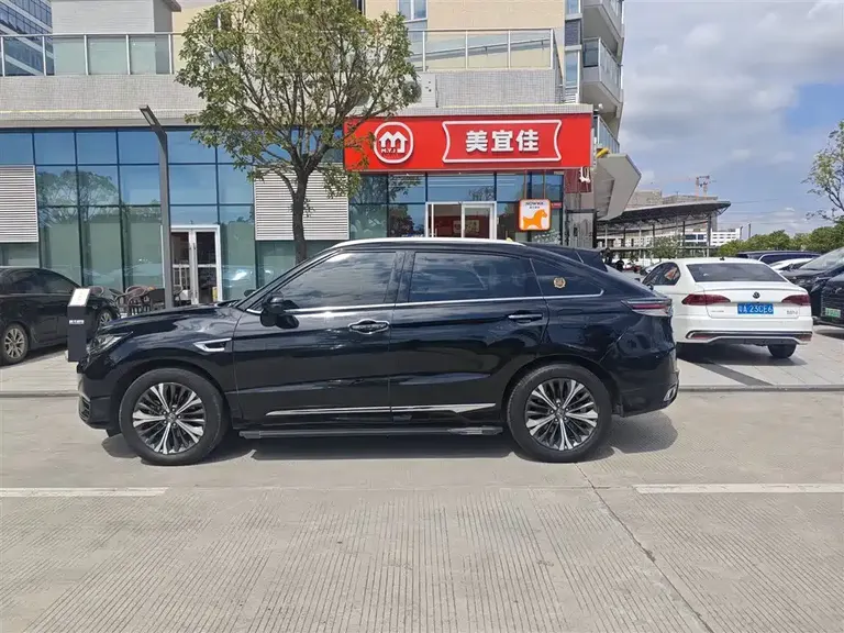 Honda UR-V 370 TURBO 2 WD Graceful