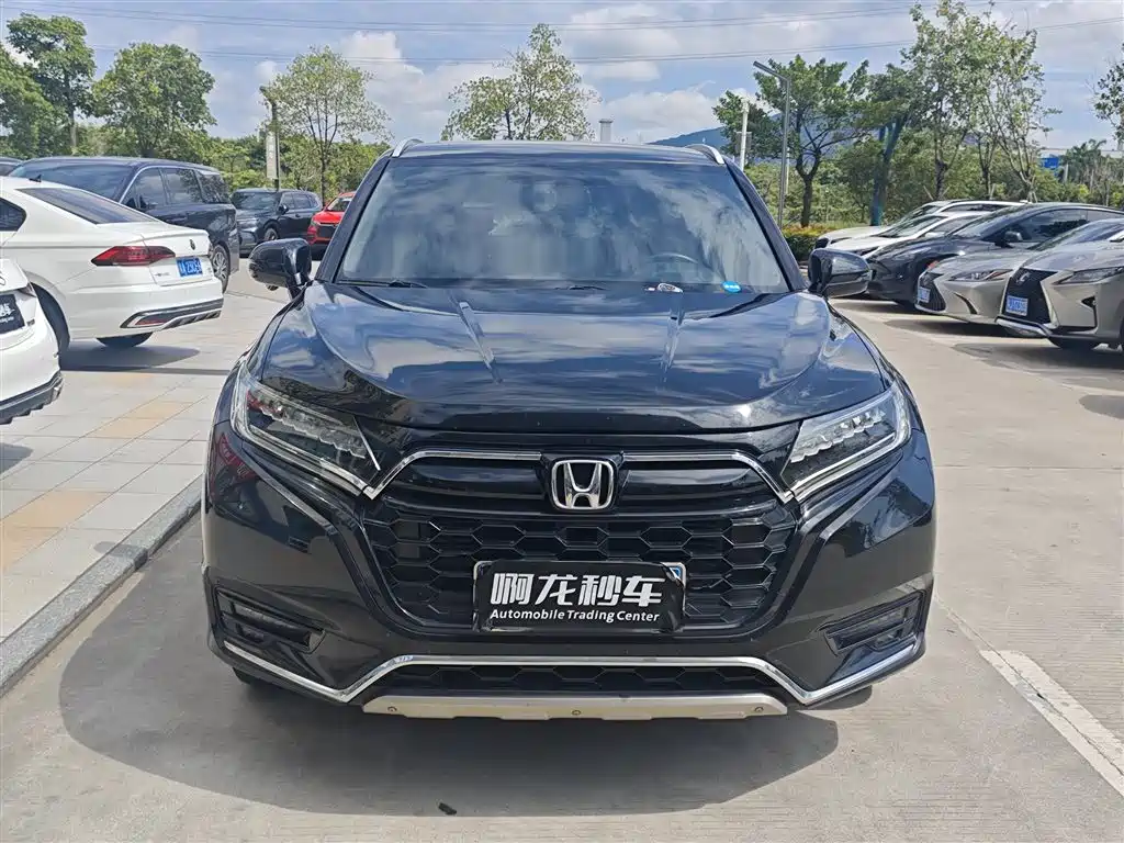 Honda UR-V 370 TURBO 2 WD Graceful