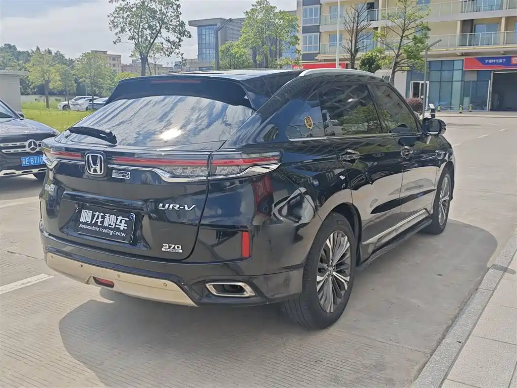Honda UR-V 370 TURBO 2 WD Graceful
