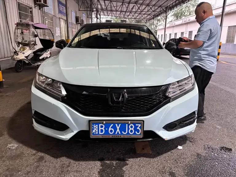 Honda Spirior 2.0 L Luxury