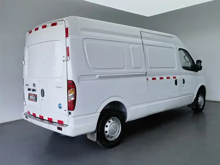 Maxus Xintu V80 2.0 T Manual Classic LWB Mid Roof 3-seat