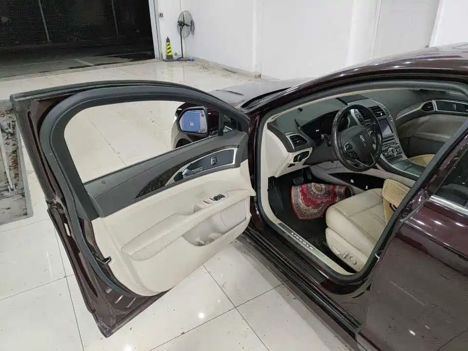 Lincoln MKZ 2.0 T Premium