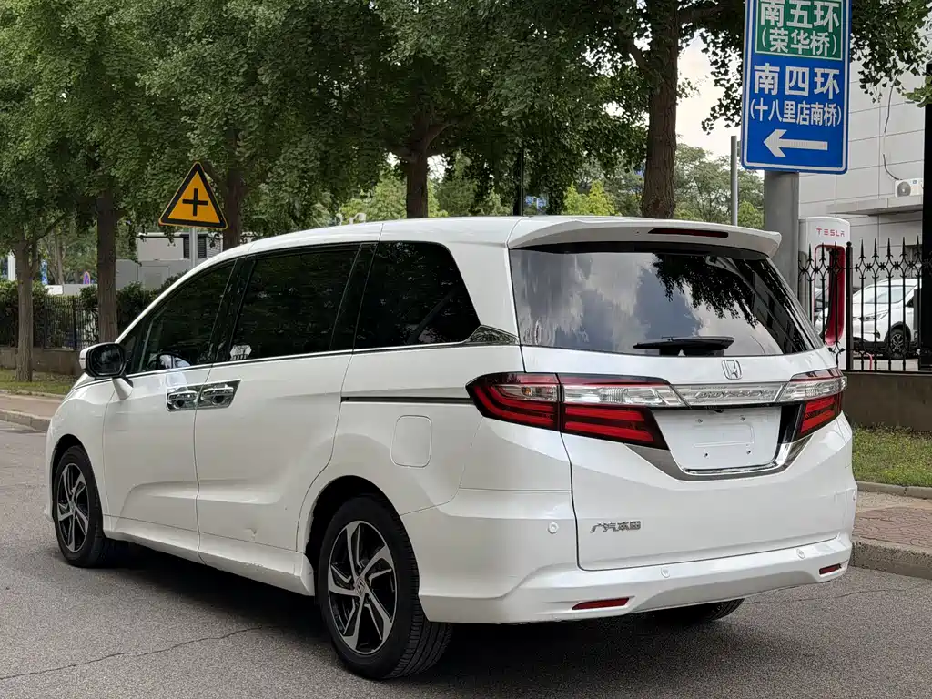 Odyssey Facelift 2.4 L Smart Enjoyment