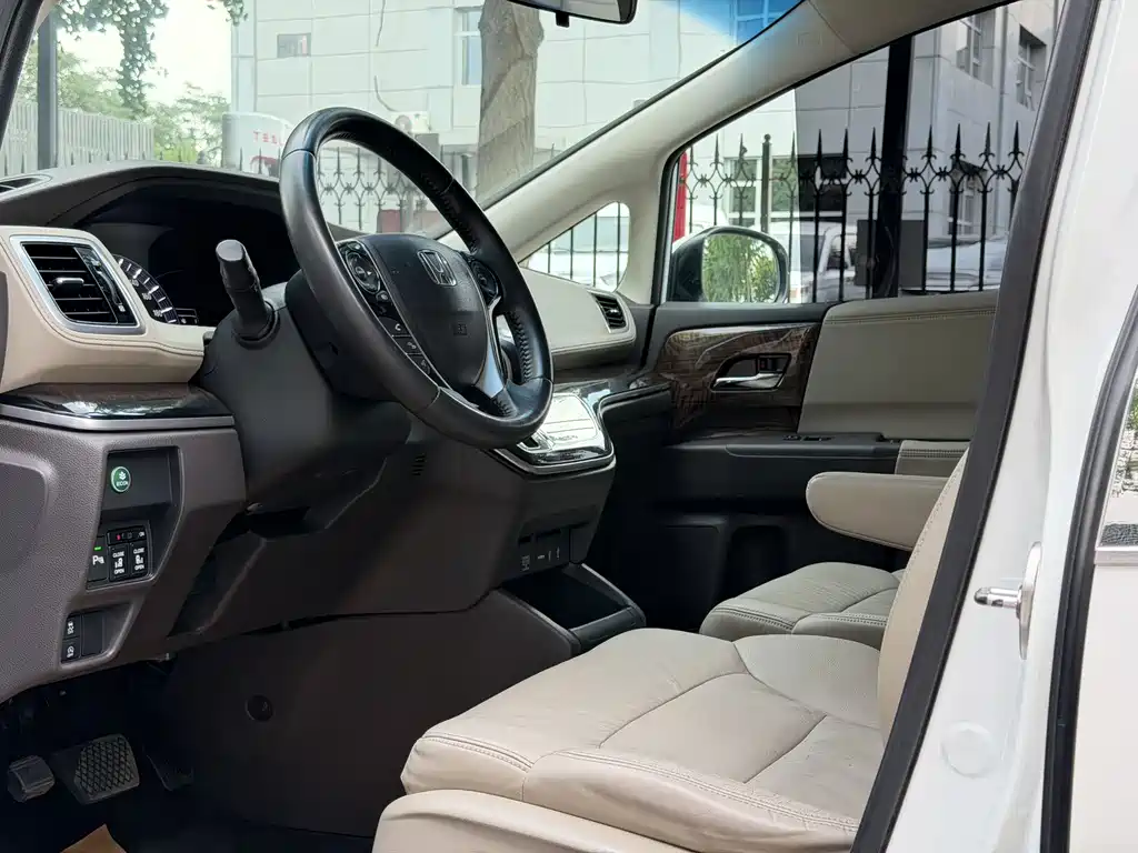 Odyssey Facelift 2.4 L Smart Enjoyment
