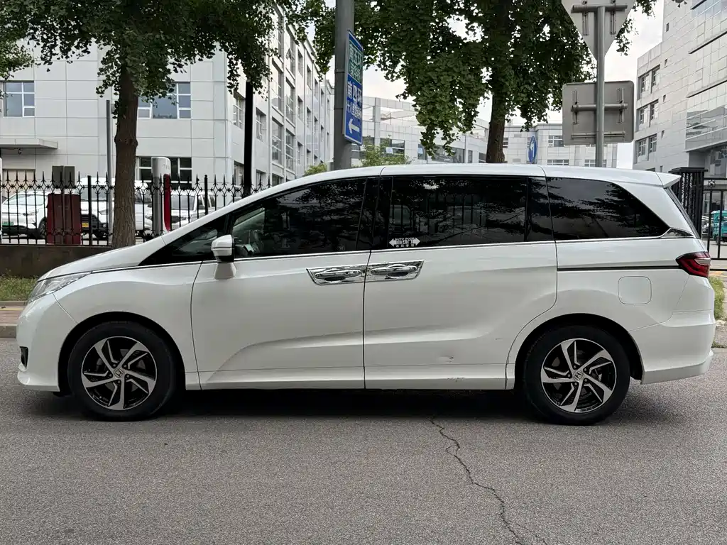 Odyssey Facelift 2.4 L Smart Enjoyment