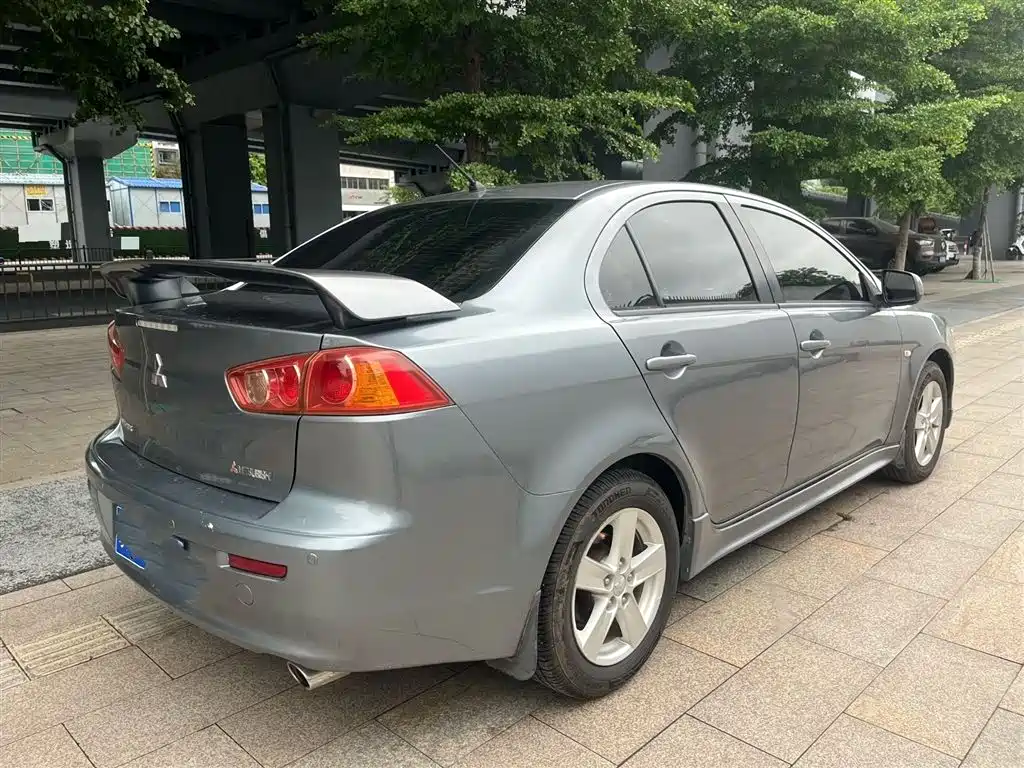 Lancer EX Fashion 1.8 L CVT Comfort