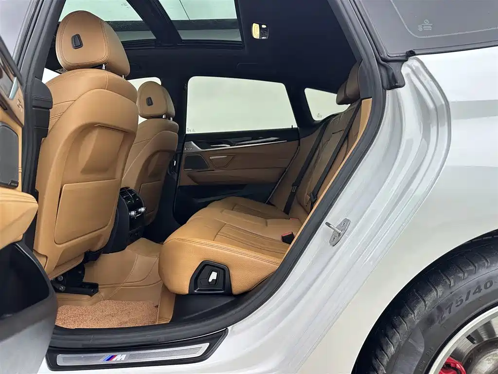 BMW 6 Series GT 630 i M Sport Package