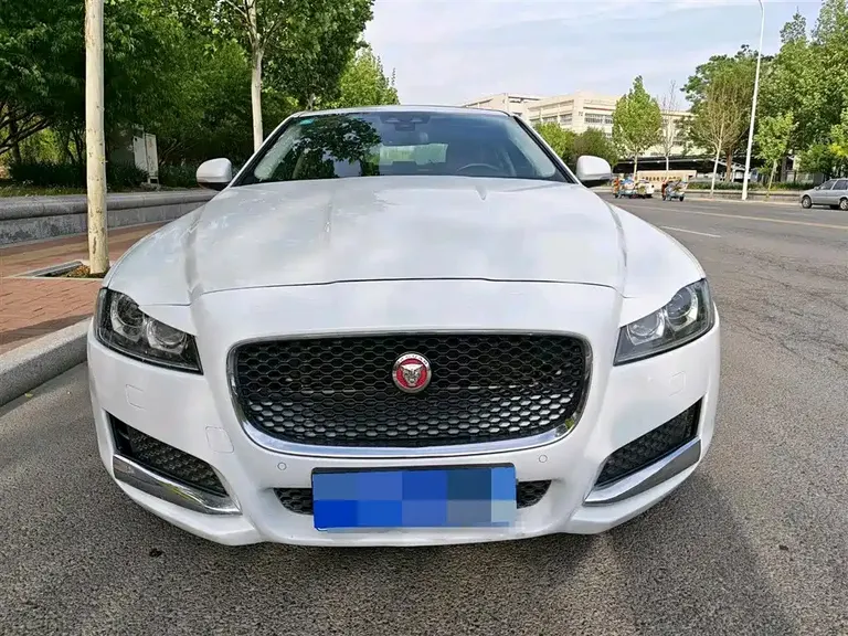 Jaguar XFL XFL 2.0 T 240 PS Luxury