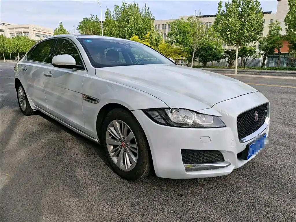 Jaguar XFL XFL 2.0 T 240 PS Luxury