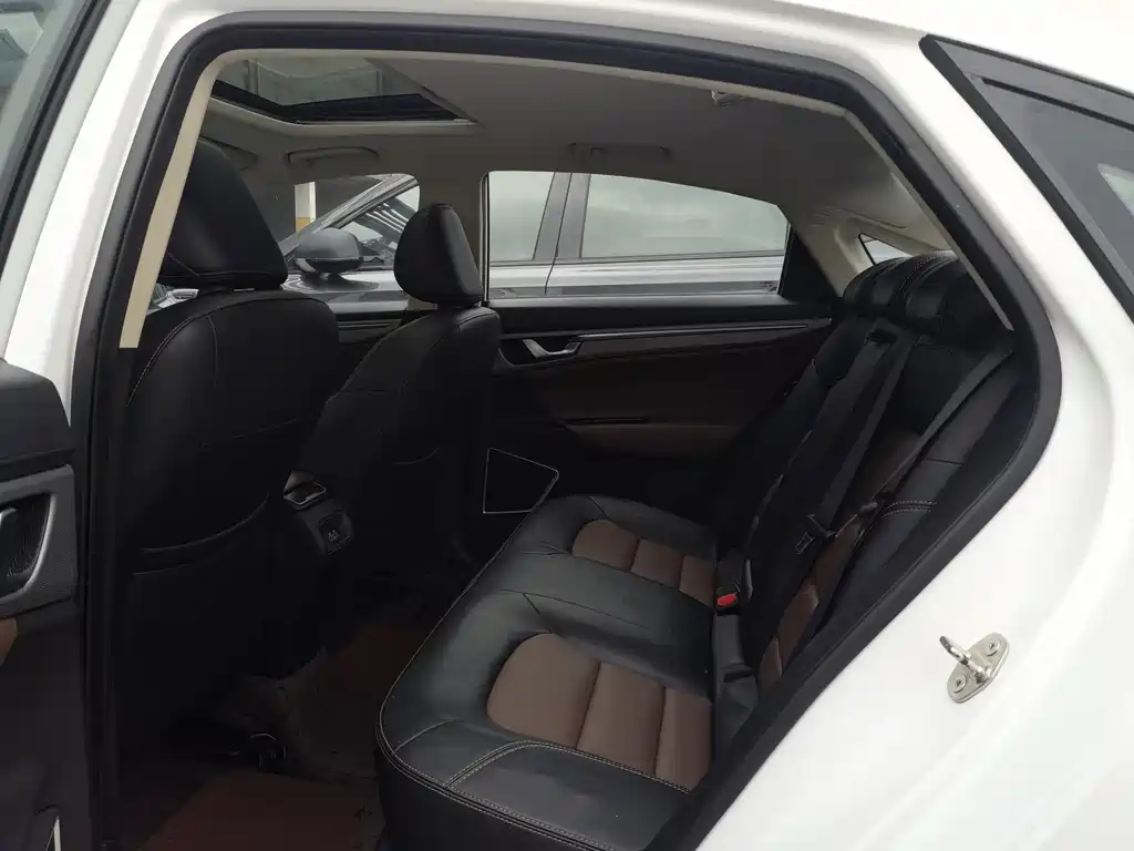 Emgrand GL 1.4 T CVT Distinguished Smart Enjoyment