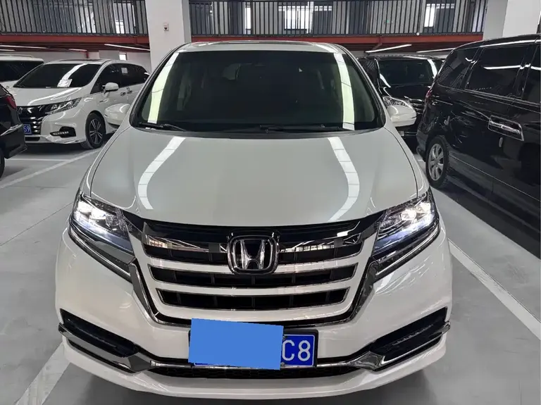 Honda Elysion 2.0 L Hybrid Luxury