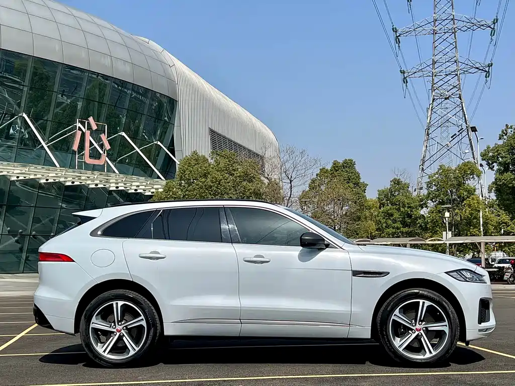 Jaguar F-PACE 300-Sport Sport