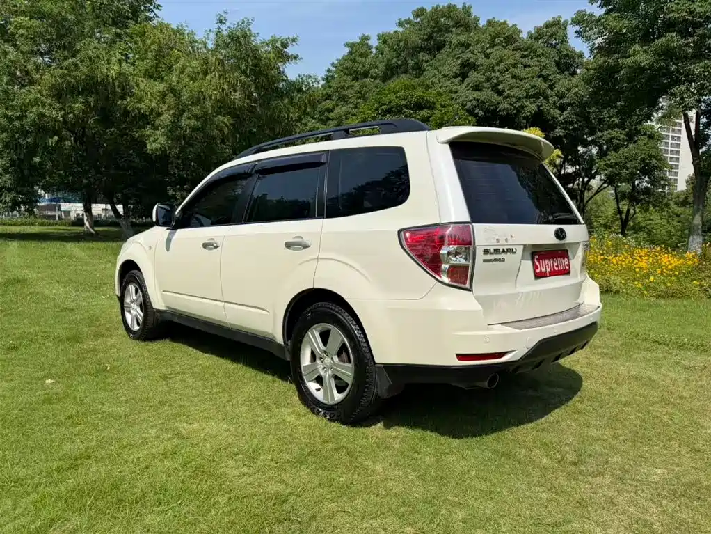 Forester 2.0 XS Auto Luxury