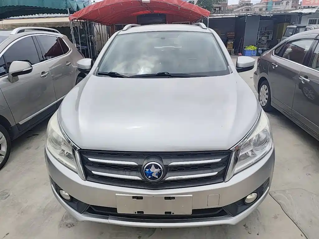Venucia T70 2.0 L CVT Wise Travel