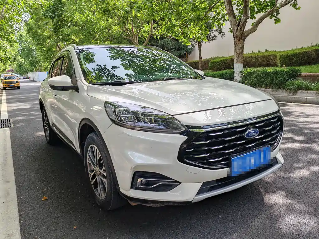 Escape EcoBoost 245 2 WD Shine Enjoyment