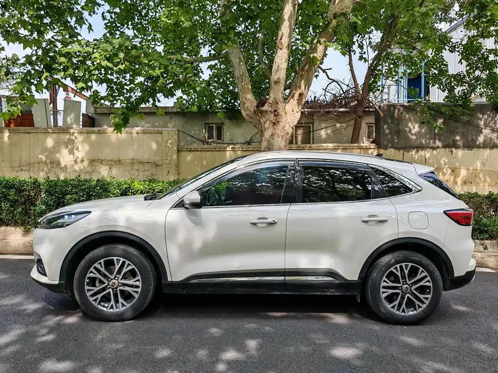 Escape EcoBoost 245 2 WD Shine Enjoyment