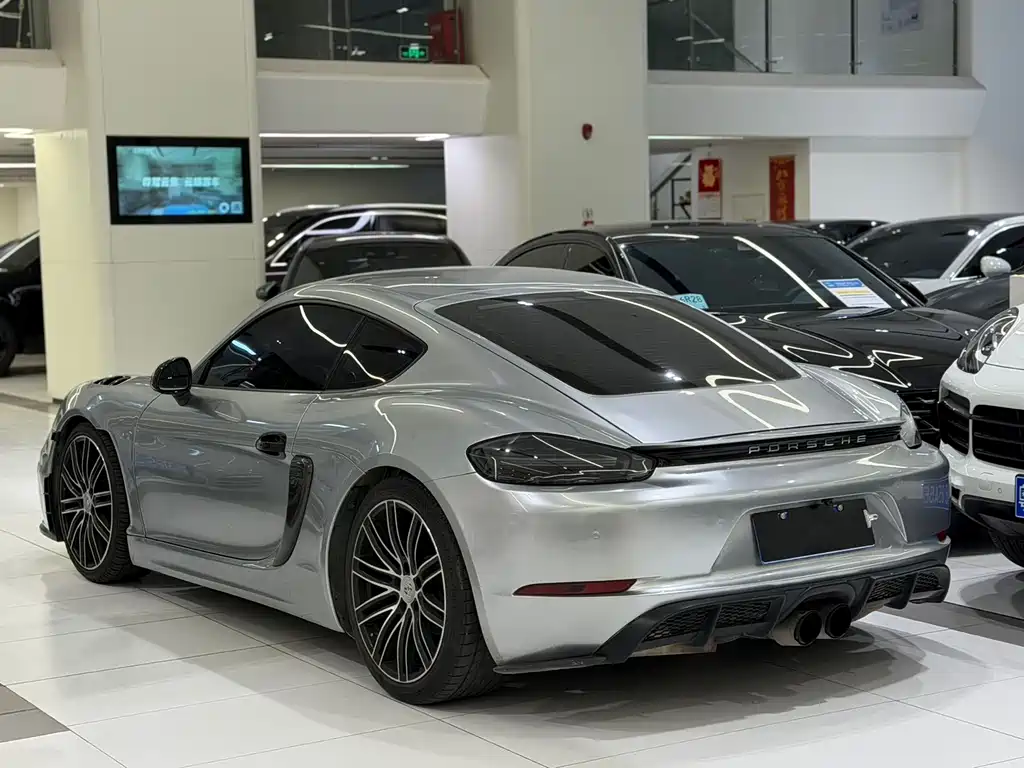 Cayman Cayman 2.7 L