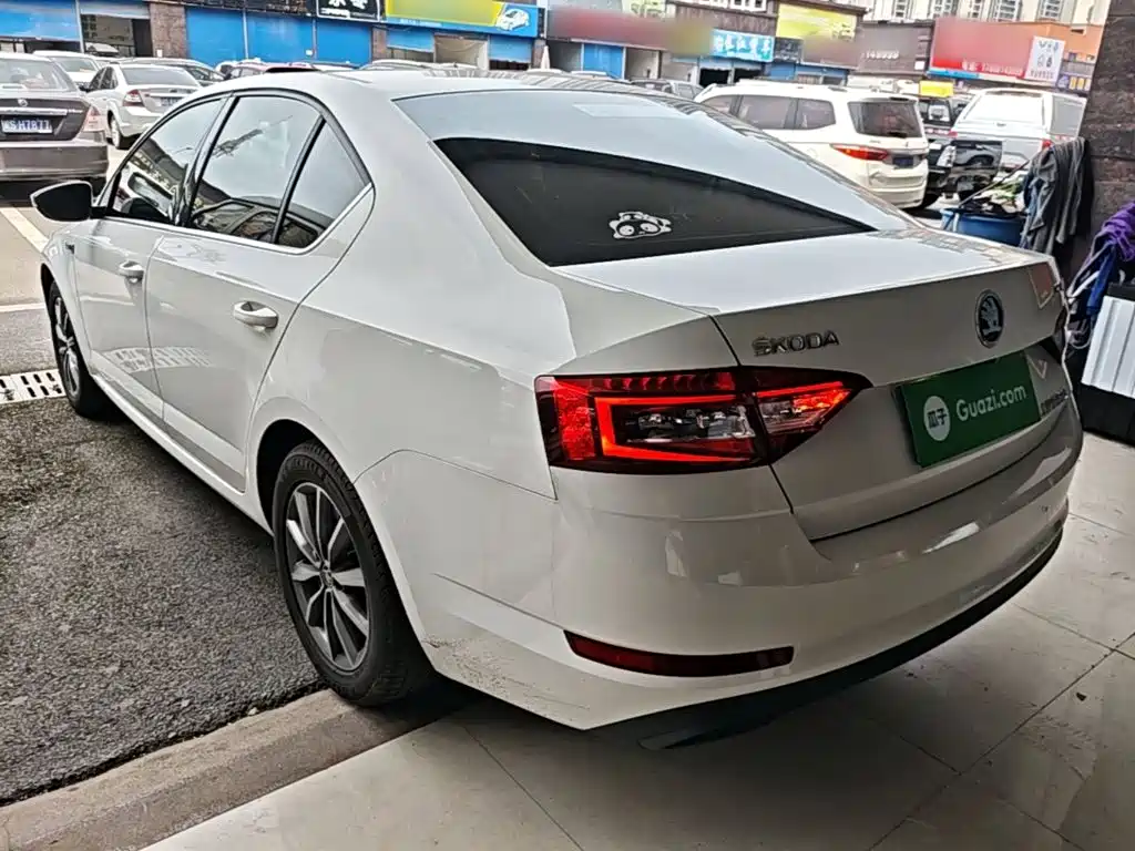 Octavia 1.6 L Auto Comfort