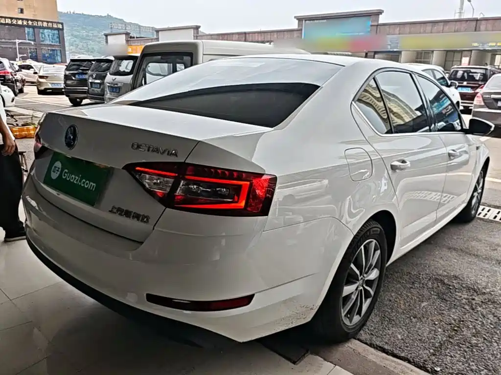 Octavia 1.6 L Auto Comfort