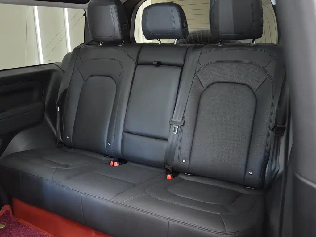 Land Rover Defender Facelift 90 2.0 T P300 SE