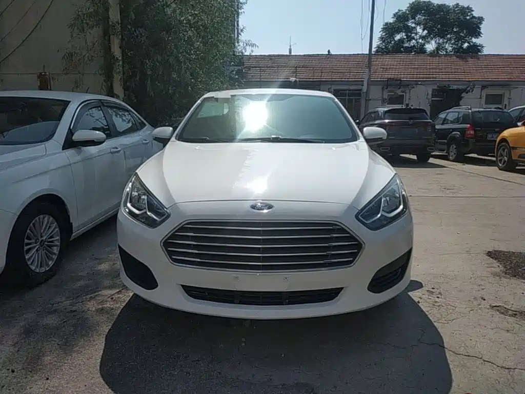 Escort Facelift 1.5 L Manual Comfort