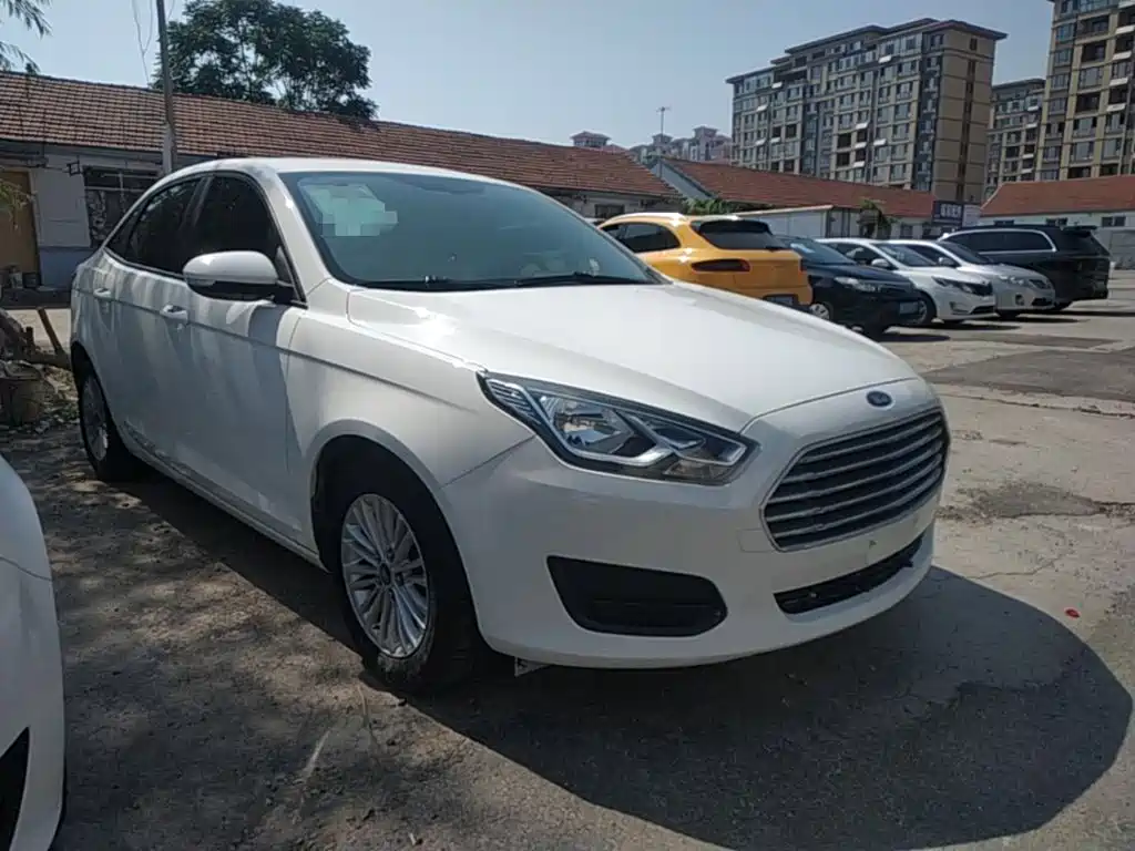 Escort Facelift 1.5 L Manual Comfort