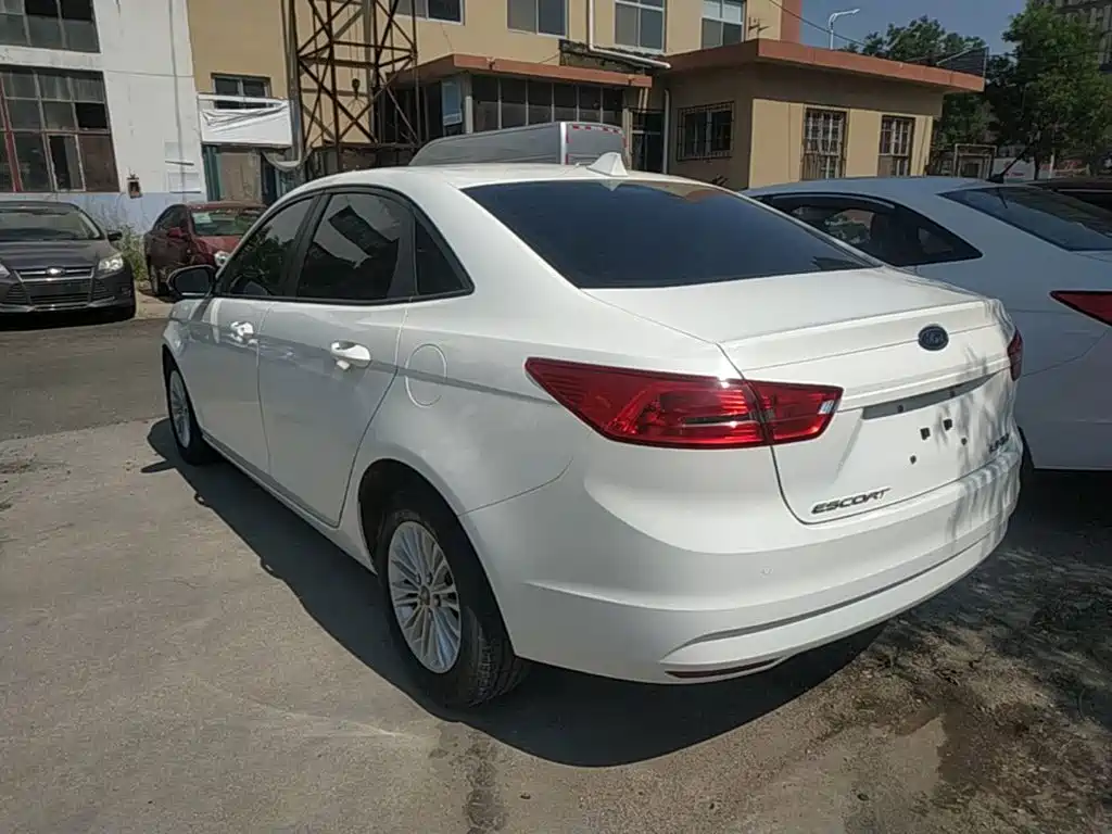 Escort Facelift 1.5 L Manual Comfort