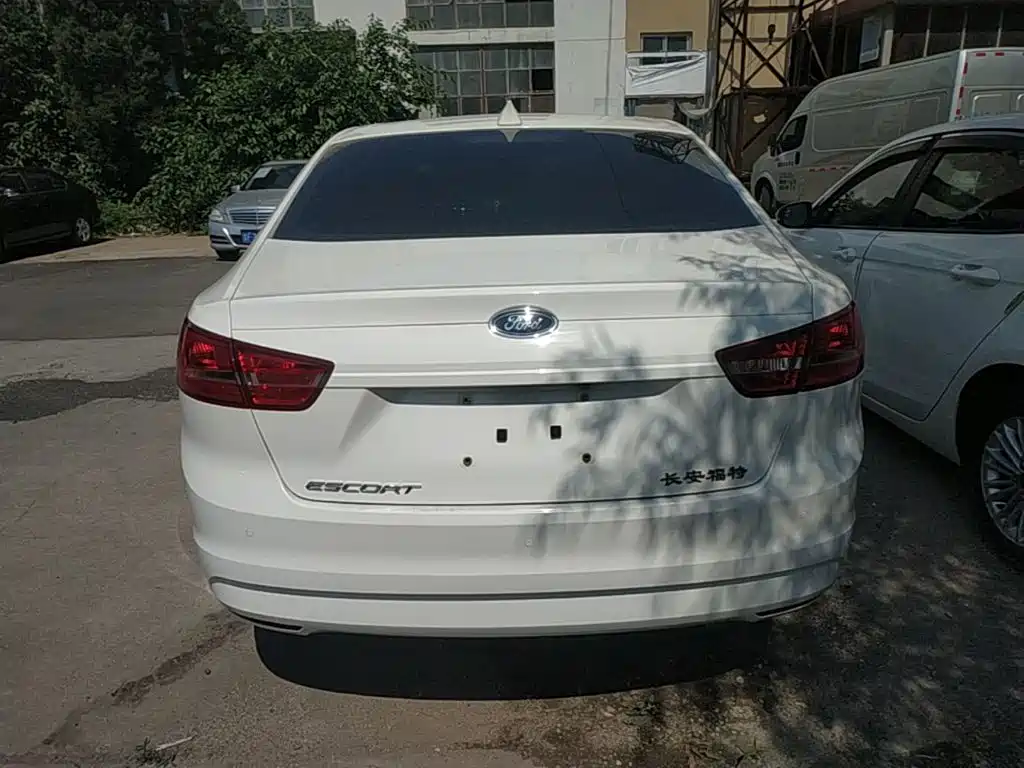 Escort Facelift 1.5 L Manual Comfort