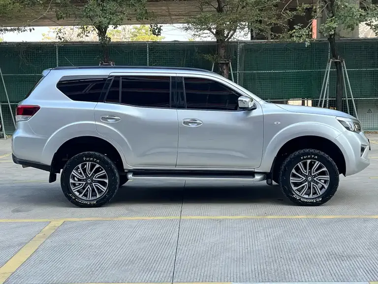 Nissan Terra 2.5 L Auto 4 WD Luxury