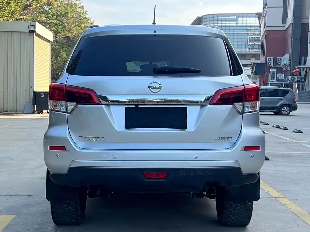 Terra 2.5 L Auto 4 WD Luxury