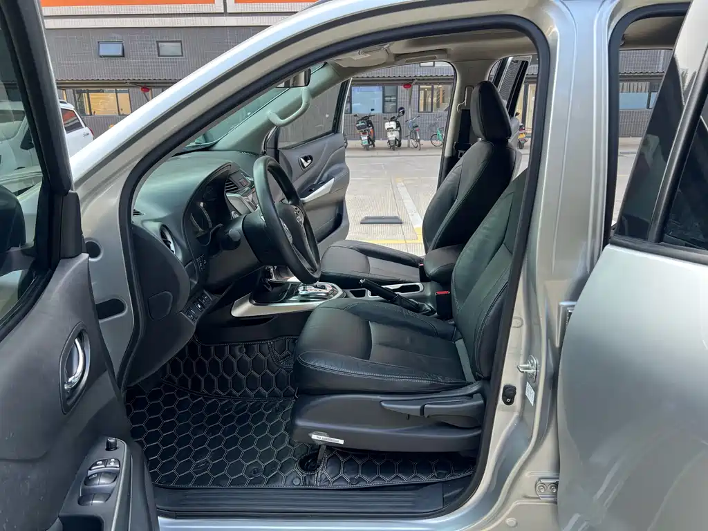 Terra 2.5 L Auto 4 WD Luxury
