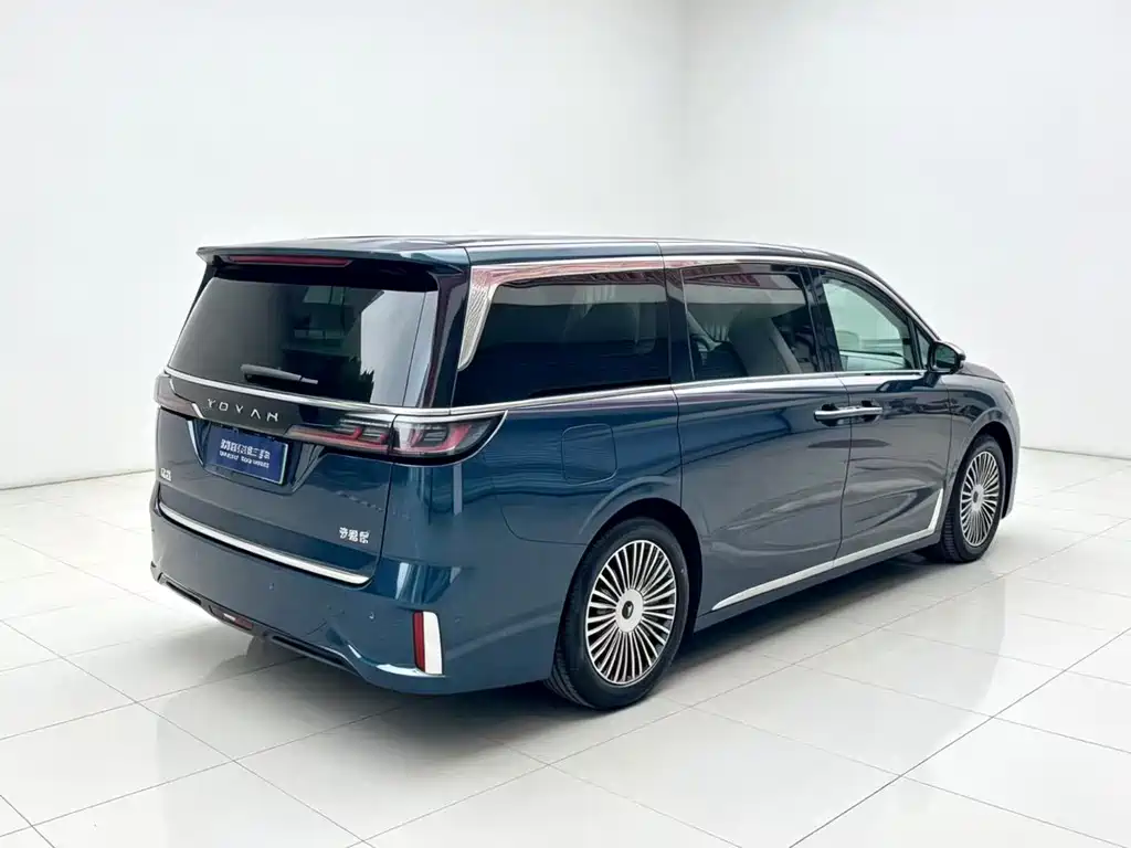 Voyah Dreamer PHEV 4 WD Flagship Kunpeng