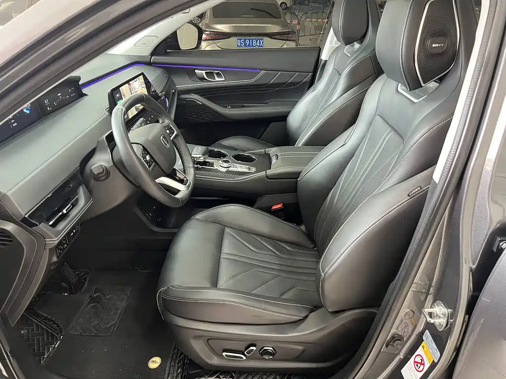 Changan UNI-K 2.0 T 2 WD Joy