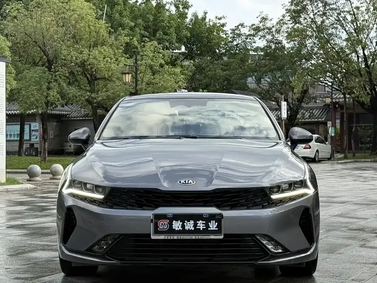 Kia K5 380 T GT-Line Flagship