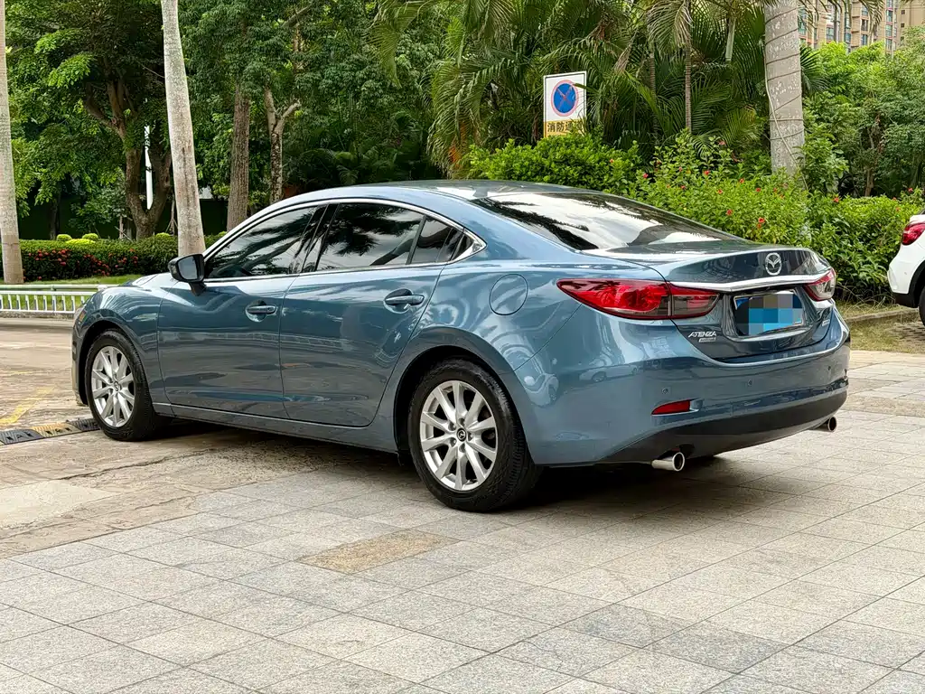 Atenza 2.0 L Blue Sky Luxury