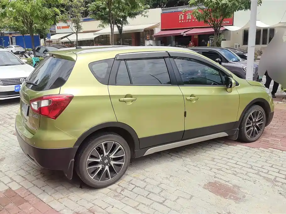 S-Cross 1.6 L CVT 4 WD Distinguished