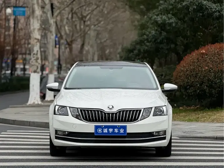 Skoda Octavia TSI230 DSG Luxury